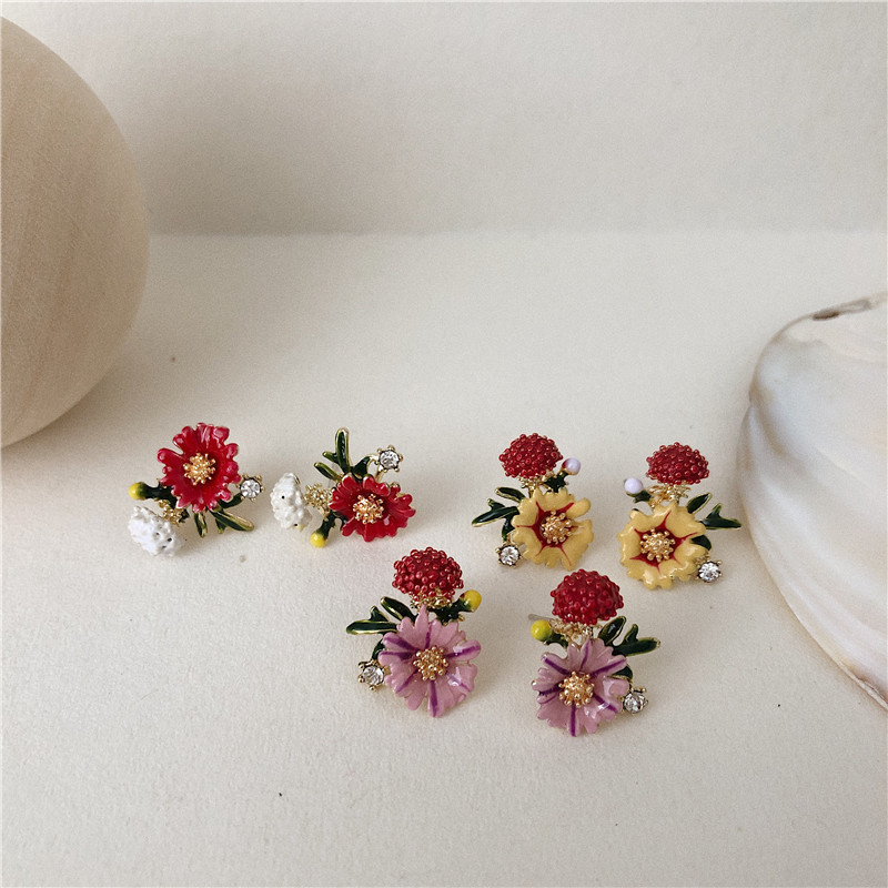 1 Pair Elegant Lady Flower Plating Alloy Ear Studs display picture 2