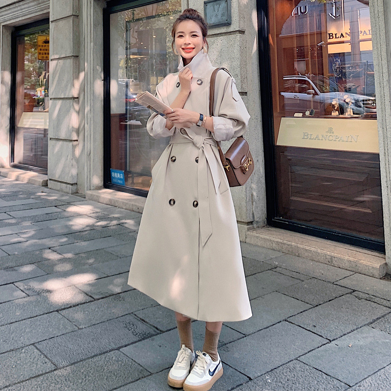 Real shot temperament Popular Hepburn Wind Windbreaker Mid length version 2020 Autumn new pattern High-end overcoat Show thin coat