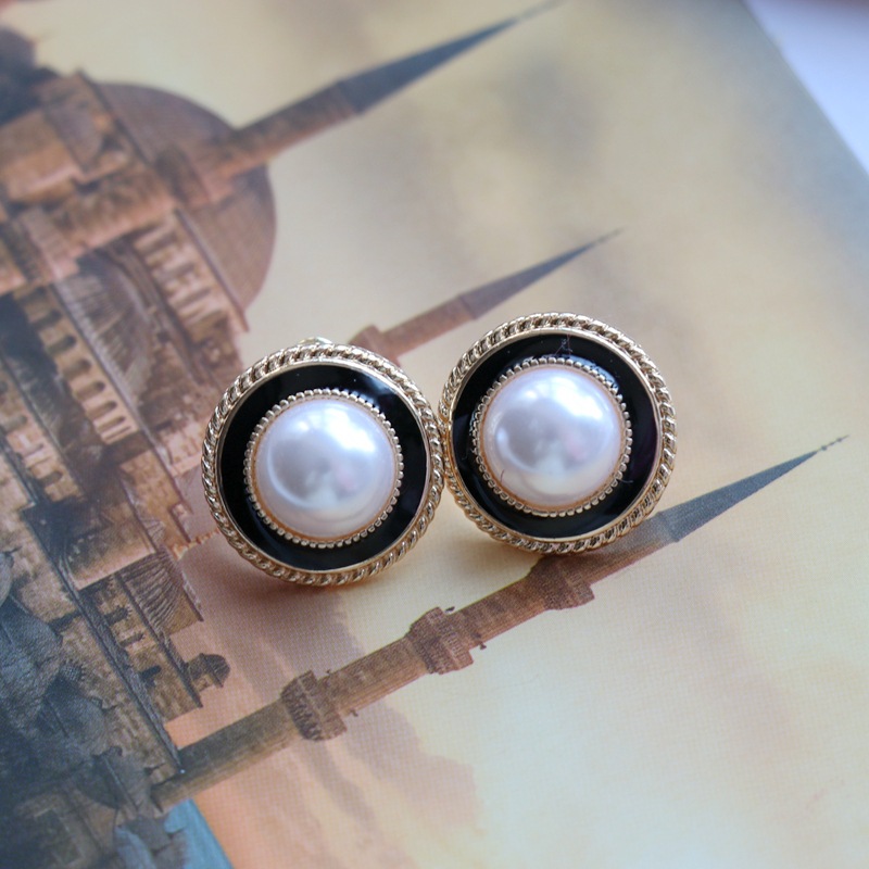 Simple   Square Round Pearl Earrings display picture 31