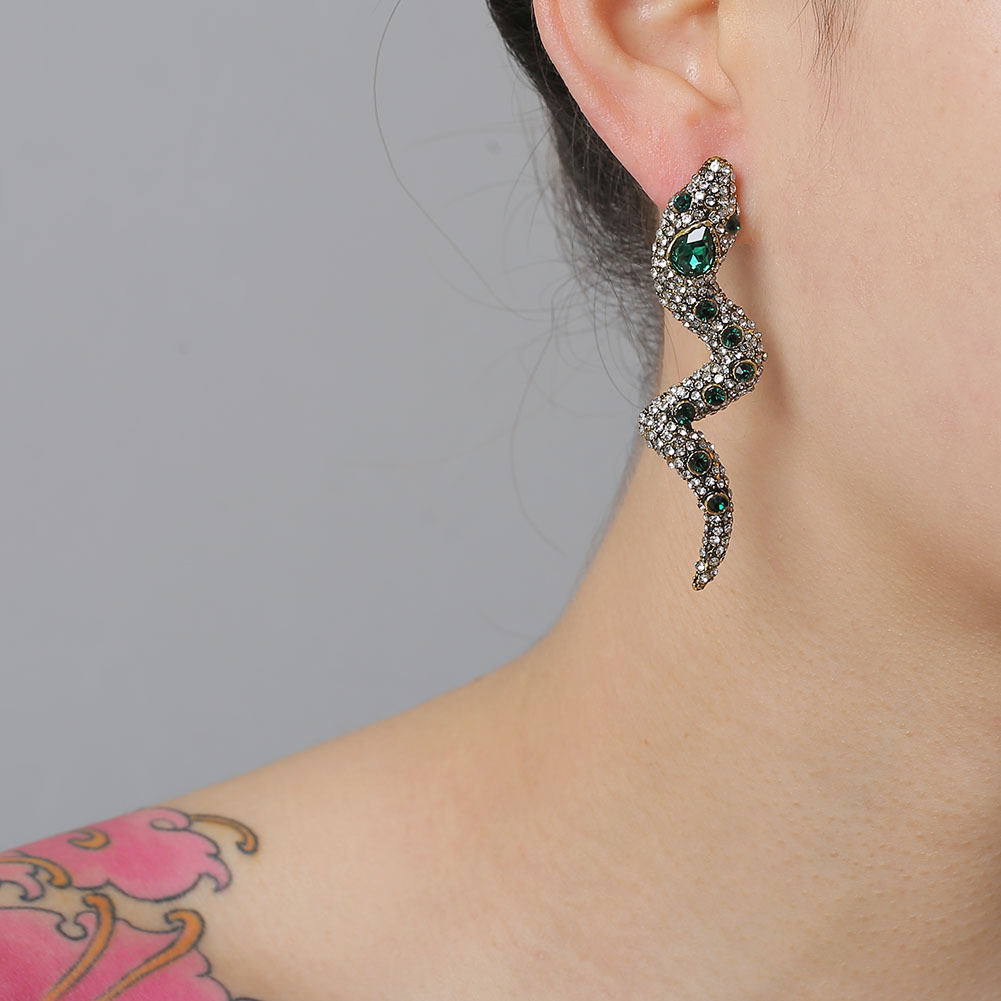 New Fashion Retro Snake-shaped Earrings For Women Wholesale display picture 1