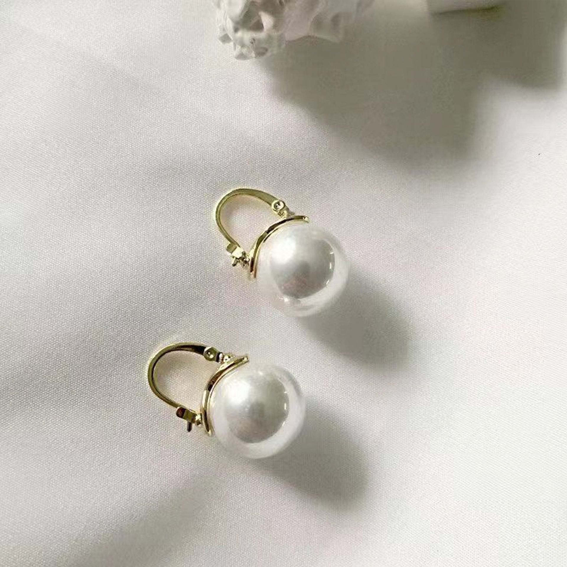 Pearl Exquisite Earrings display picture 12