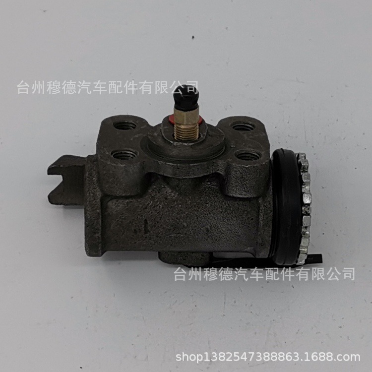 W025-26-610 Brake Cylinder Is Suitable for Mazda T3500 Truck Brake Rear Cylinder Commercial Vehicle