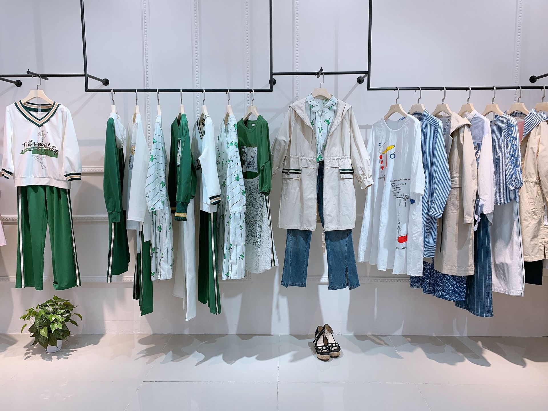 广州品牌折扣尾货女装货源 素言夏装 女 年轻休闲棉麻连衣裙|ru