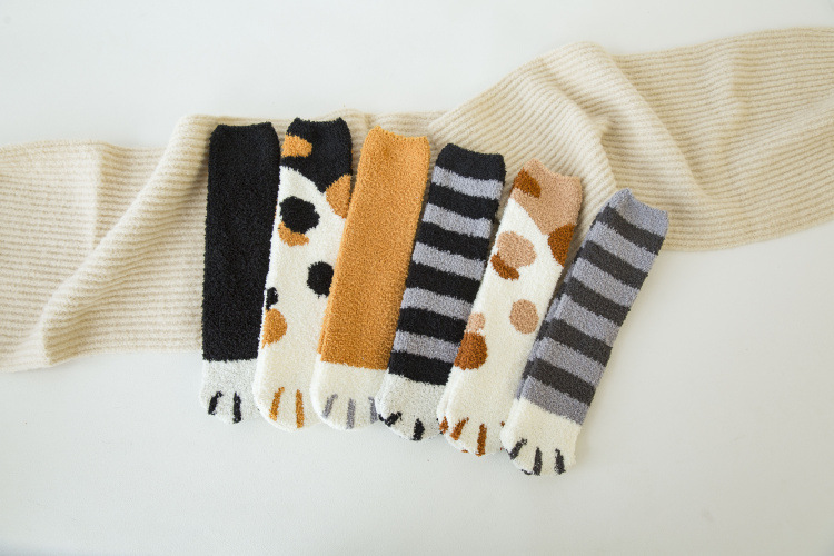 Fuzz-free coral fleece socks cat claw socks women thick fleece autumn and winter socks plush socks NSFN4066