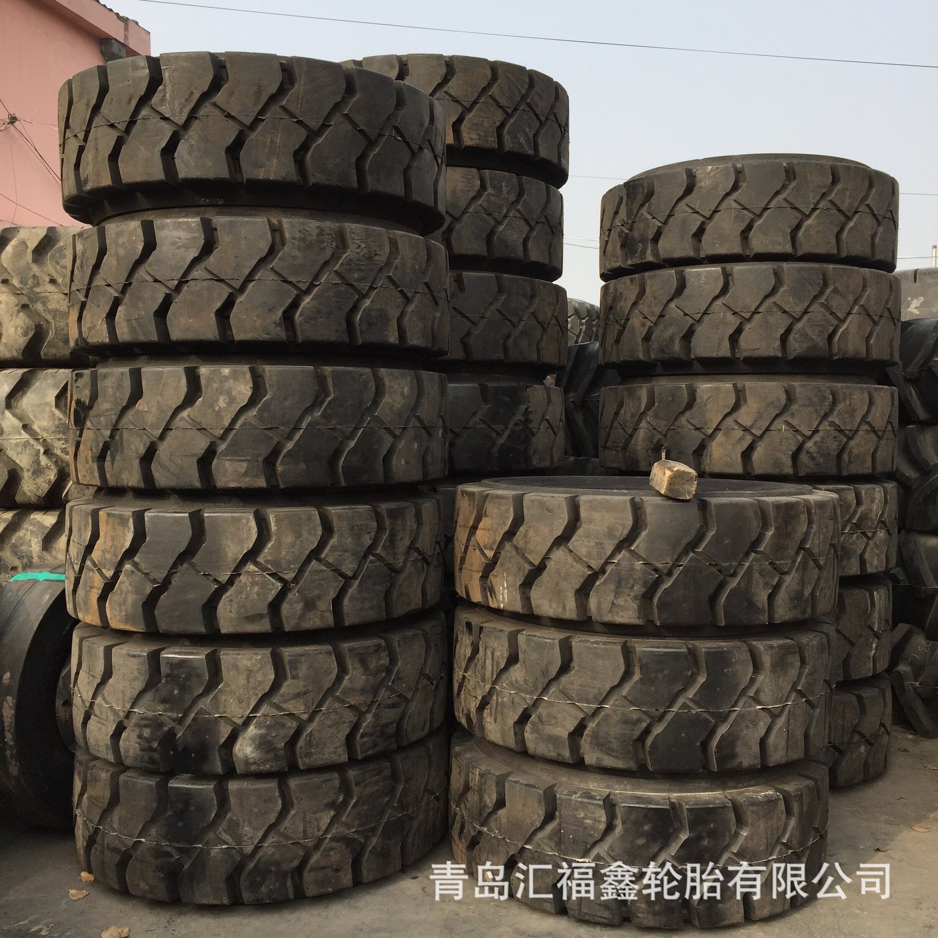 供应可填充轮胎1425*450-25 1425x450-25 聚氨酯海绵填充轮胎