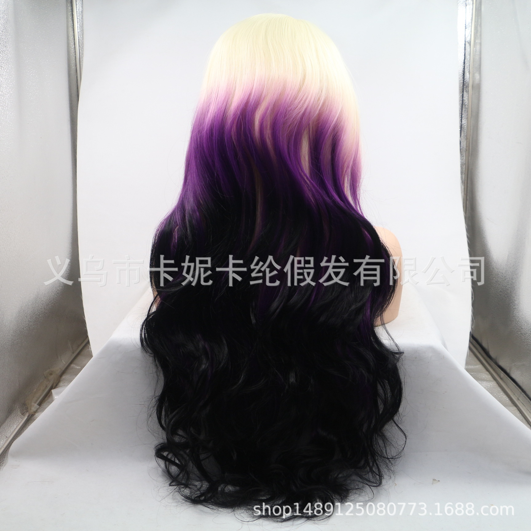 Europa y América de moda cabello largo rizado fibra química pelucón de cabello de mujer al por mayor encaje de cabello