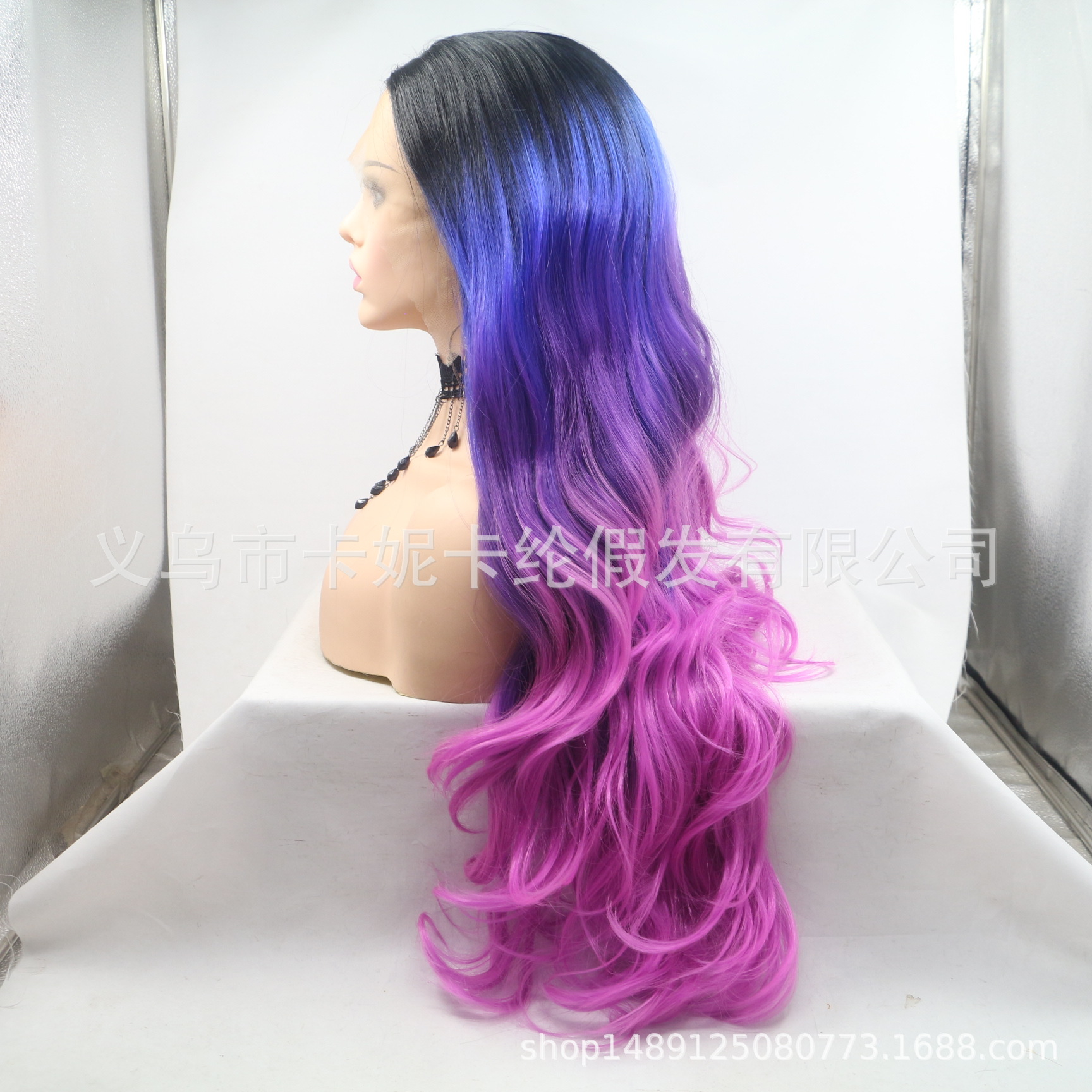 Europa y América de moda cabello largo rizado fibra química pelucón de cabello de mujer al por mayor encaje de cabello