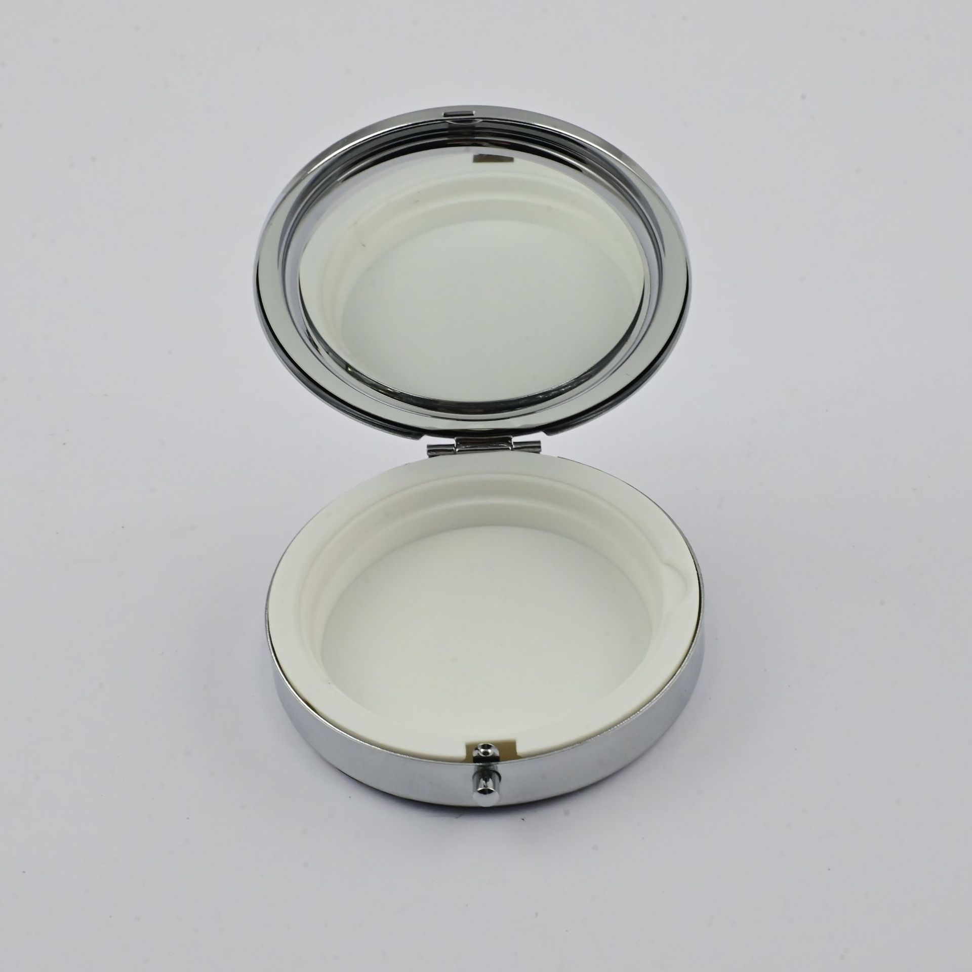 厂家直销圆形金属药丸盒70 精品日韩饰品盒子 高档金属粉饼盒图案