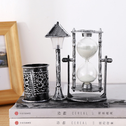 Creative student gifts antique quicksand street lamp pen holder student gifts white hourglass two-color night light ornaments
