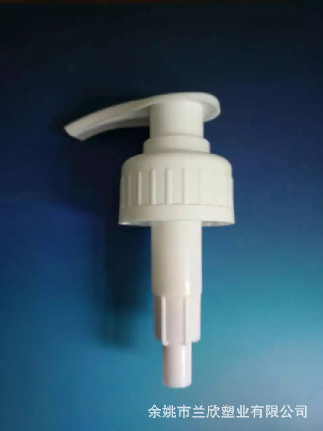 32口径洗发水按压式乳液泵 大瓶装沐浴露洗洁精压泵 螺纹泵