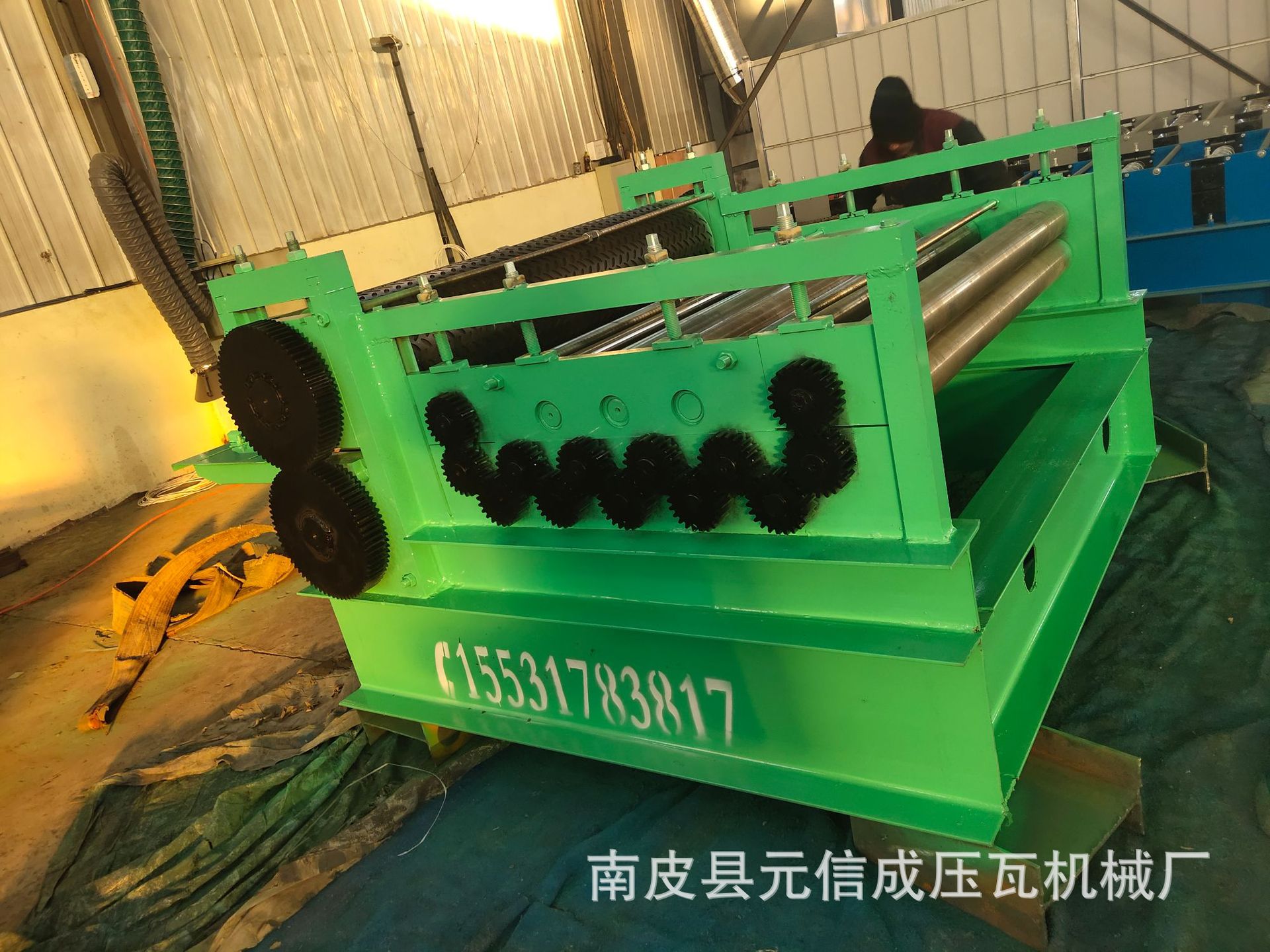 元信成现货供应1.5米压花机 金属花纹板成型机械设备 冷弯压花机