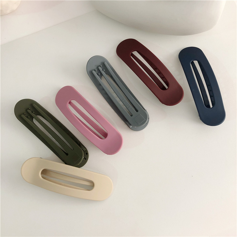 20g Weight Hair Clip Hair Accessories Type Birthday Occasion Plastic Material Solid Color Pattern Women'S Gender Simple Style Style Simple Style Solid Color Plastic Hair Clip 3