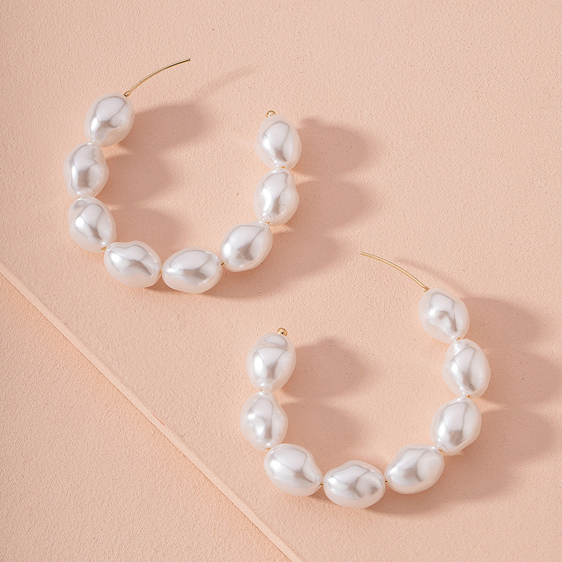 Fashion Pearl Retro Women's Earrings Wholesale display picture 1