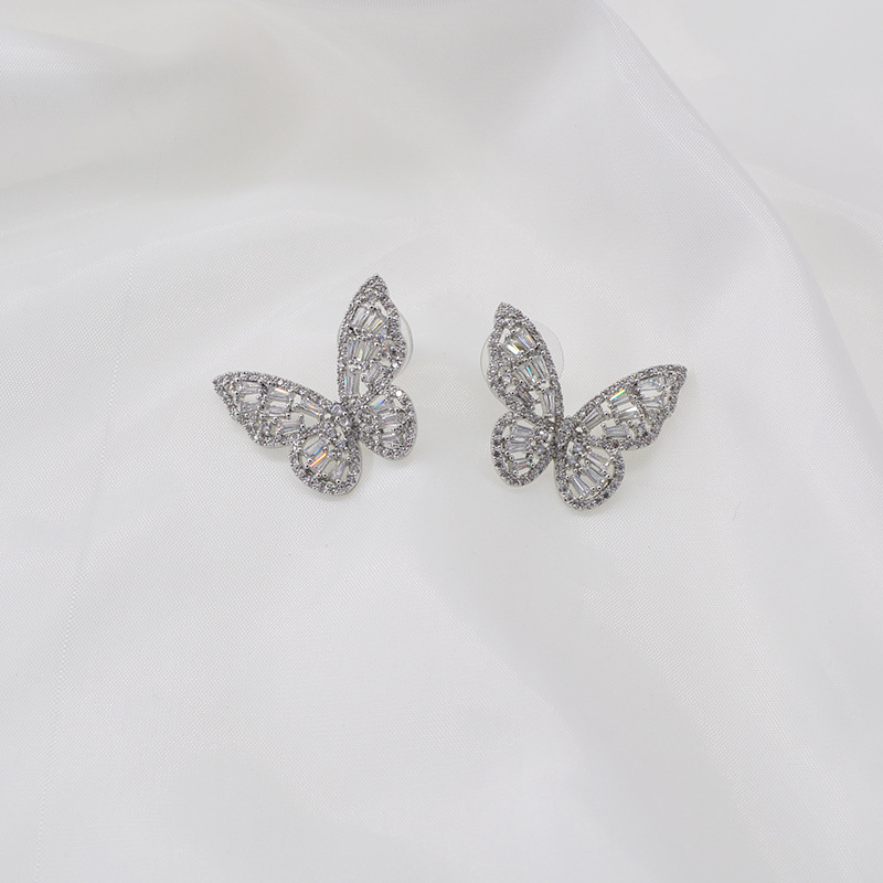 925 Silver Needle Zircon Micro-inlaid Butterfly Earrings Sweet Three-dimensional Butterfly Earrings Wholesale Nihaojewelry display picture 2