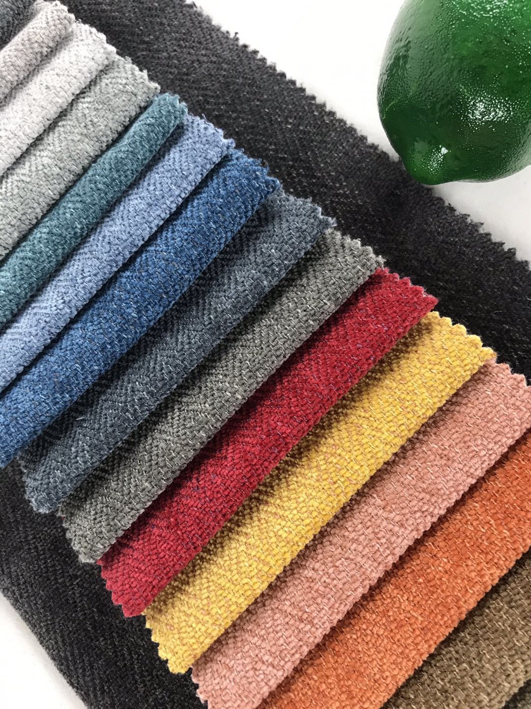 厂家直供 雪尼纱人形纹沙发套抱枕软包装饰布面料 沙发布布料批发