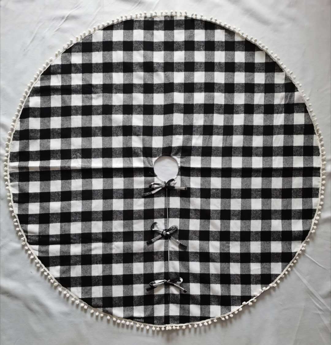 Christmas Festival   New Christmas Decorations Pompom Edge Lattice Tree Skirt