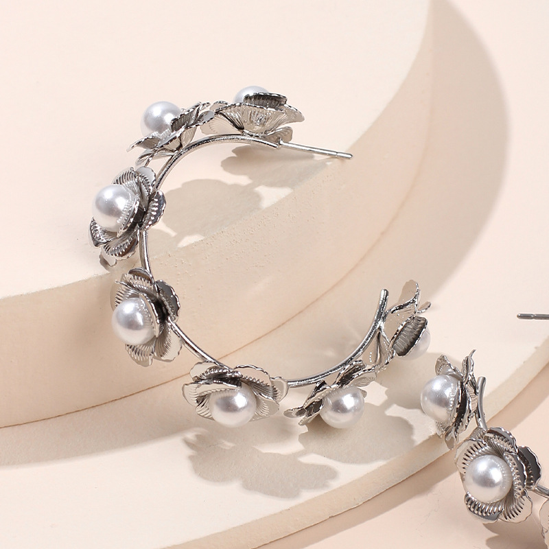 13g Weight Earrings, Ear Studs Classification Wedding, Travel Occasion Metal Material Flower Pattern Women'S Gender Plating Design White, Gold Color Exaggerated Round Wreath Exquisite Pearl Flower Earrings Fashion Metal Earrings Wholesale Nihaojewelry 7