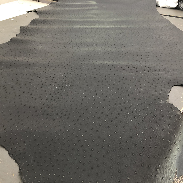 头层鸵鸟纹真皮牛皮皮料现货 黑色粒面鸵鸟纹压花牛皮鞋包用牛皮