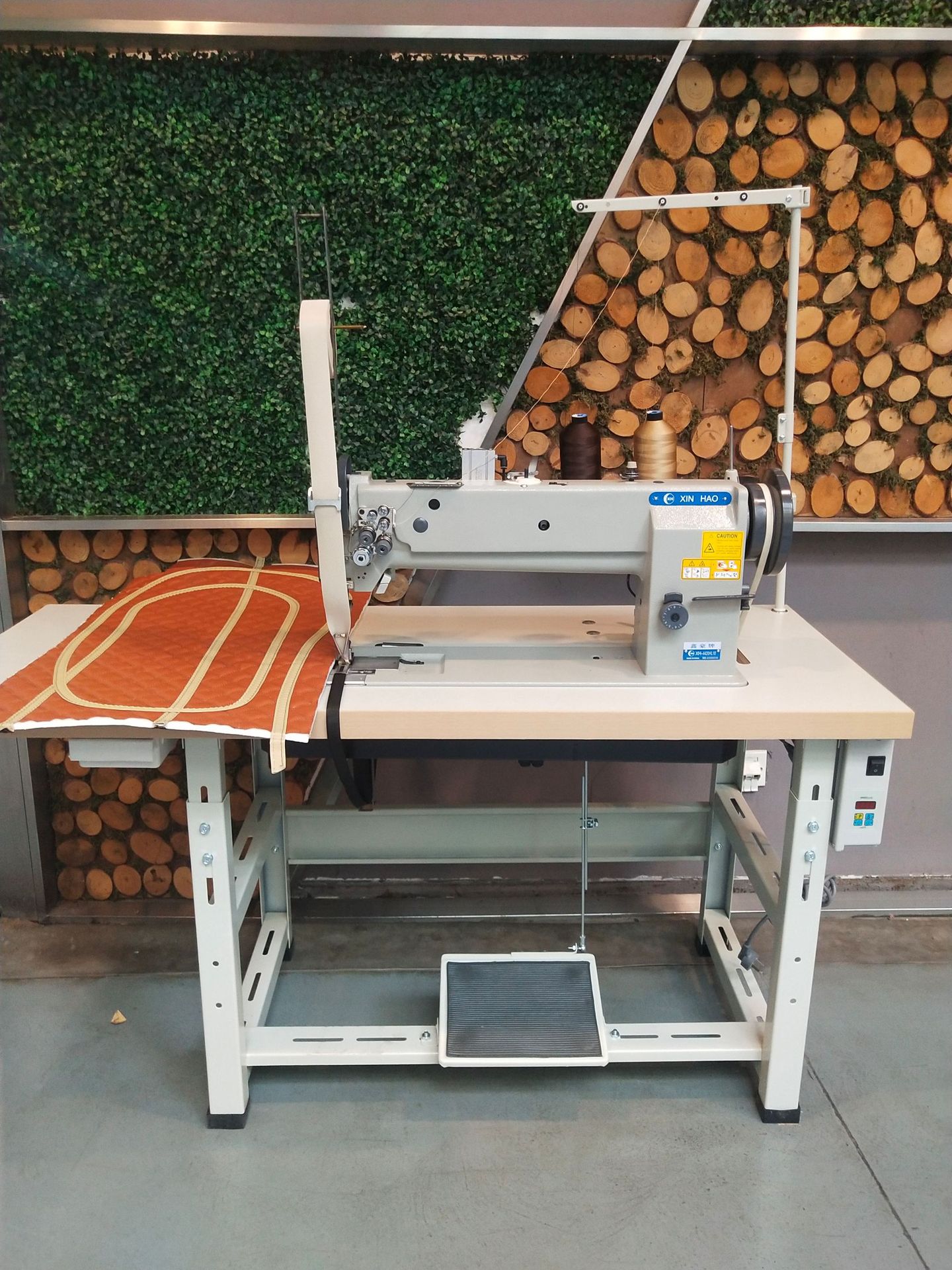 汽车脚垫双针拼接缝纫机  厚料长臂三同步拼接机DU双针工业缝纫机