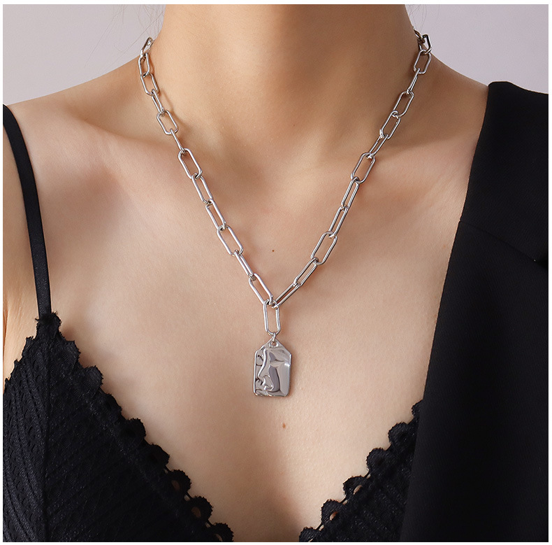 Fashion All-match  Three-layer Irregular Freshwater Necklace display picture 6