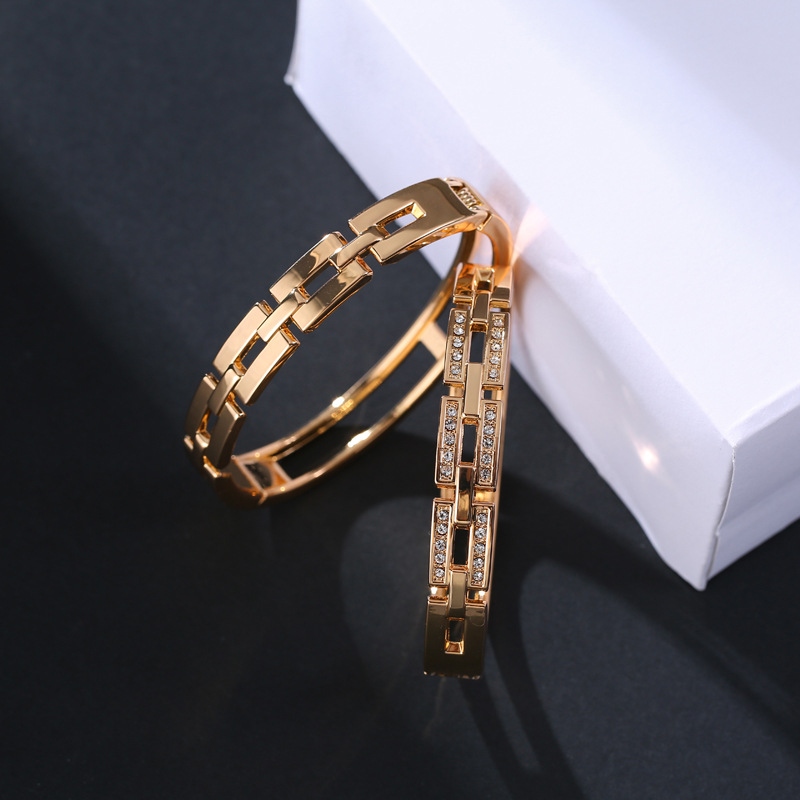 fashion new hollow chain diamond bracelet