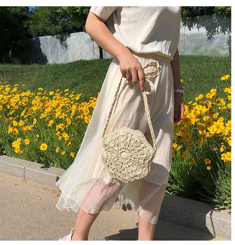 New Simple Hollow Portable Woven Shoulder Bag display picture 9