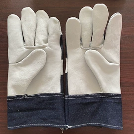 焊工手套;工装、制服;通用手套