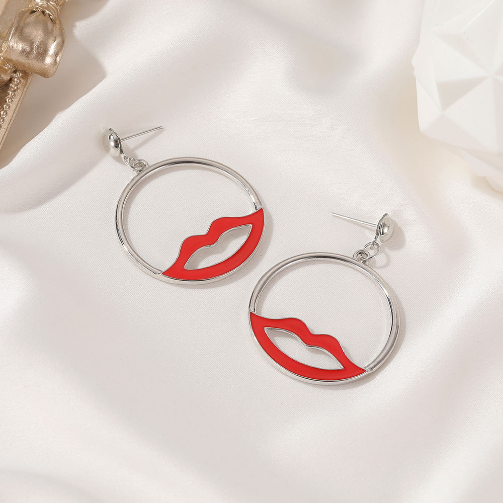 Exaggerated Hollow Red Lips Creative Simple Geometric Round Earrings display picture 7