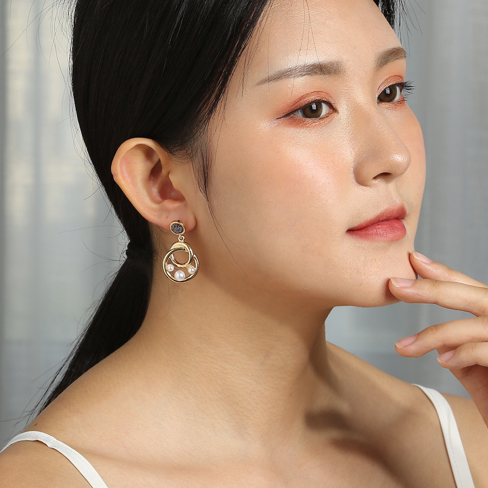 New Simple  Irregular Retro Simple Abalone Round Pearl Earrings Wholesale display picture 11