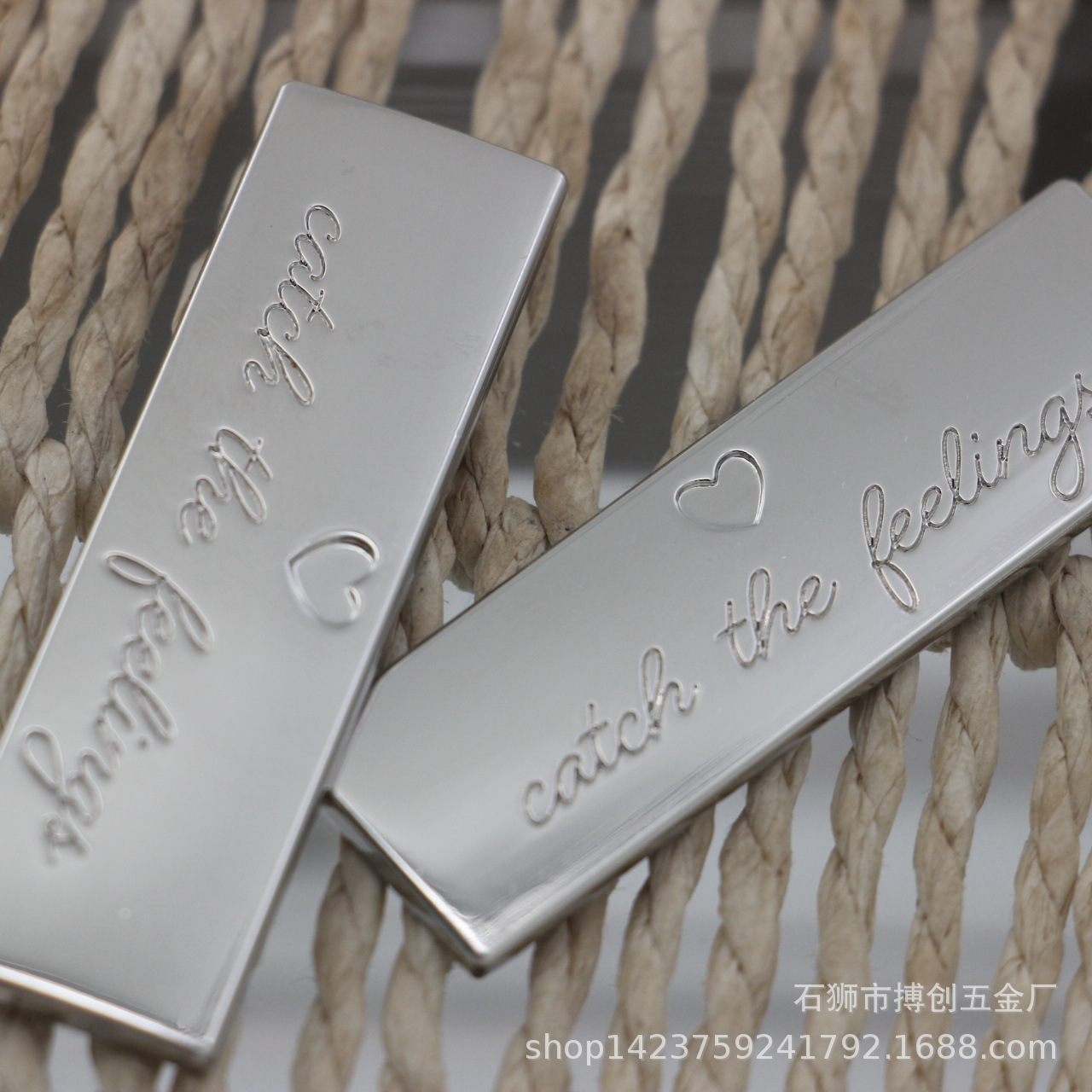 厂家供应高档电镀银白锌合金标牌 英文logo拉杆包铭牌 箱包金属标