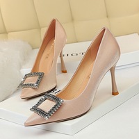 96161-6 in Europe and the sexy party with satin shoes glass with high light mouth pointed metal diamond single shoe buckle