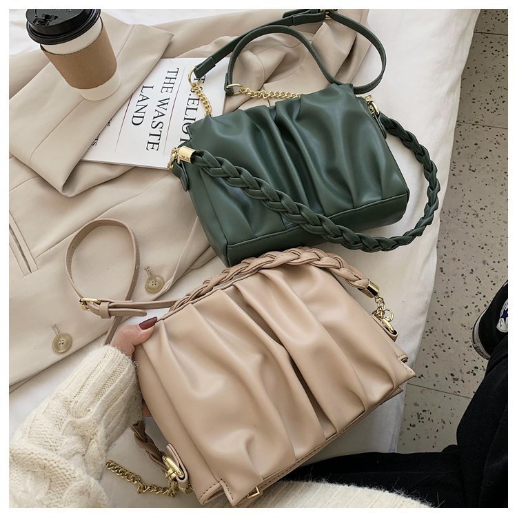 Texture Handbags Korean Version Trendy Chain One-shoulder Armpit Bag Fold Bag display picture 5