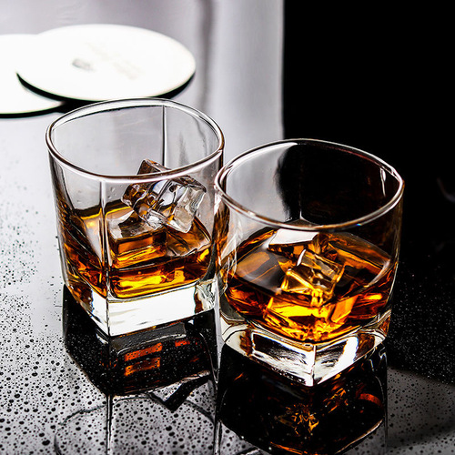 批发透明压制玻璃方杯洋酒杯威士忌杯家用酒具套装啤酒杯烈酒杯