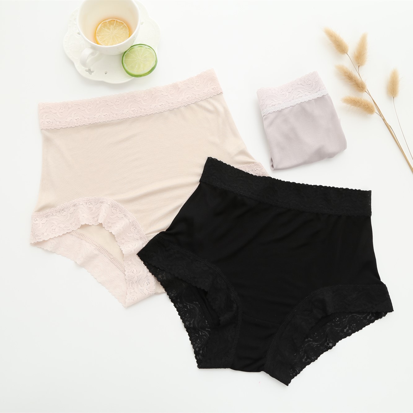 mulberry silk Real silk Underwear ventilation comfortable Lace triangle Package hip Flat angle Underwear