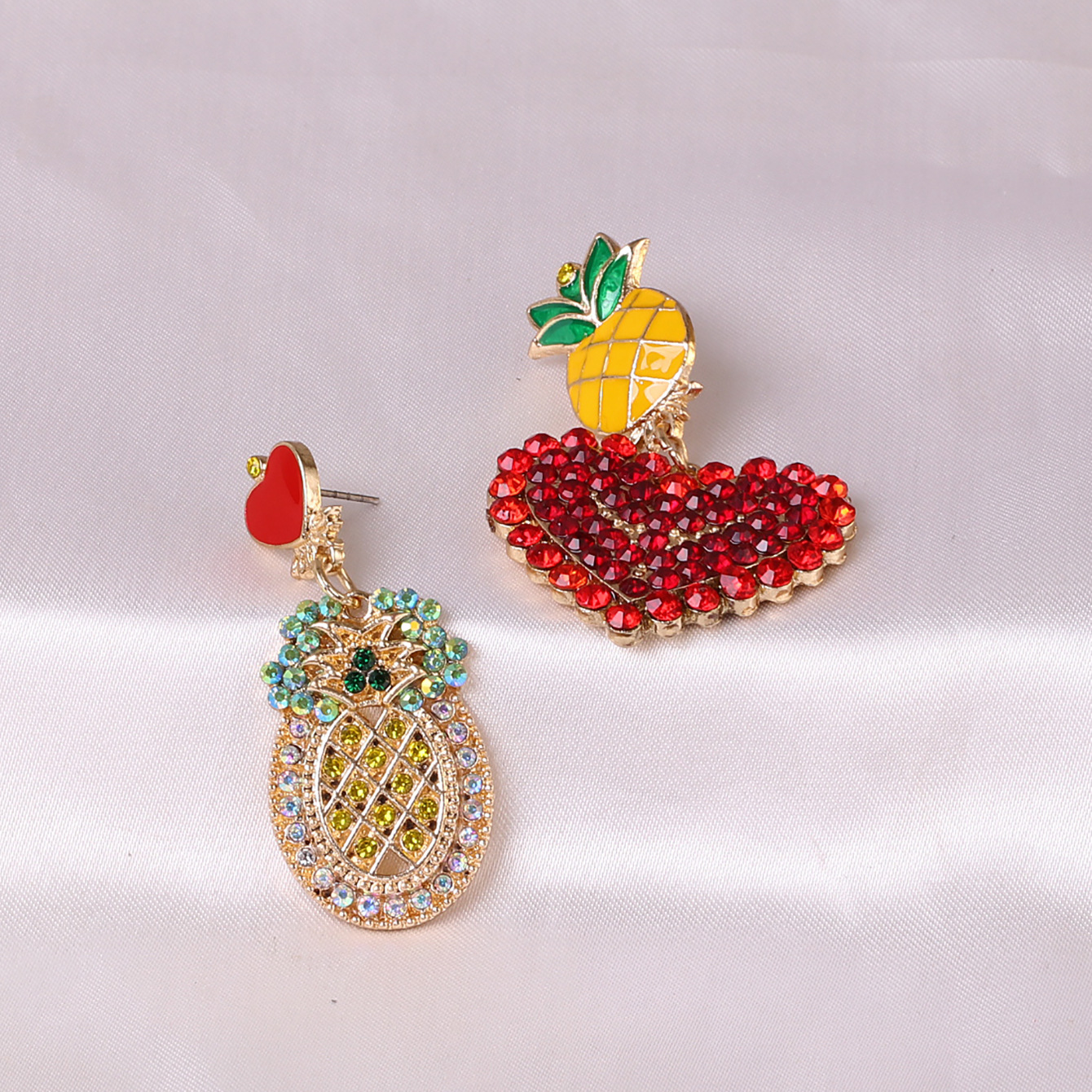 Pendientes De Botón Asimétricos Para Mujer En Forma De Corazón De Fruta De Piña Exagerada Geométrica display picture 6