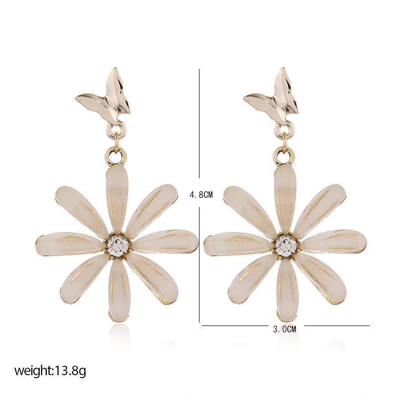 Corea Simple Moda S925 Margarita Flor De Mariposa Pendientes Al Por Mayor Nihaojewelry display picture 1