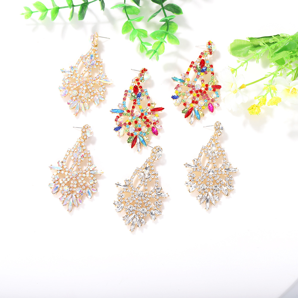 Fashion Full Diamond Acrylic Earrings Luxury Irregular Geometric Wild Earrings display picture 6