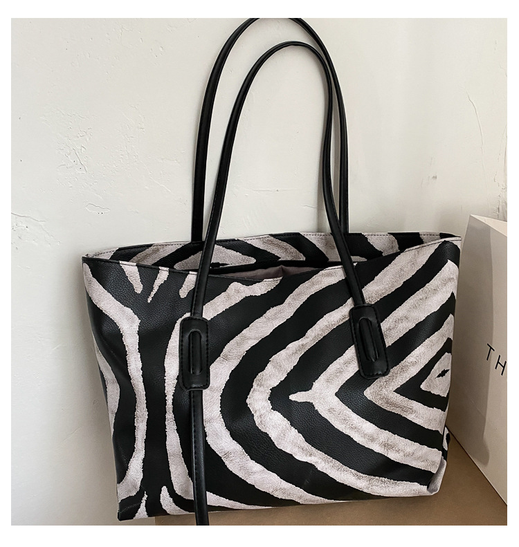 New Popular Large-capacity Striped Big Bag display picture 6