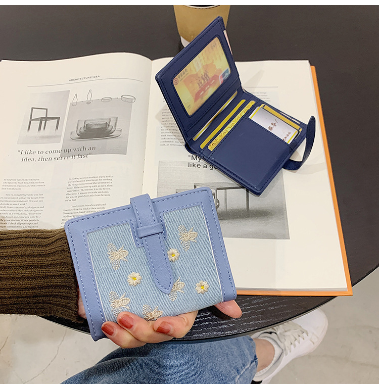 70% Off Short Style Wallet 2020 New Embroidered Student Wallet Short Folding Ladies Multifunctional Card Holder Wholesale display picture 6
