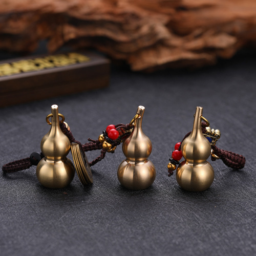 Brass creative gossip gourd keychain copper coin pendant car keychain pendant men and women ethnic style pendant