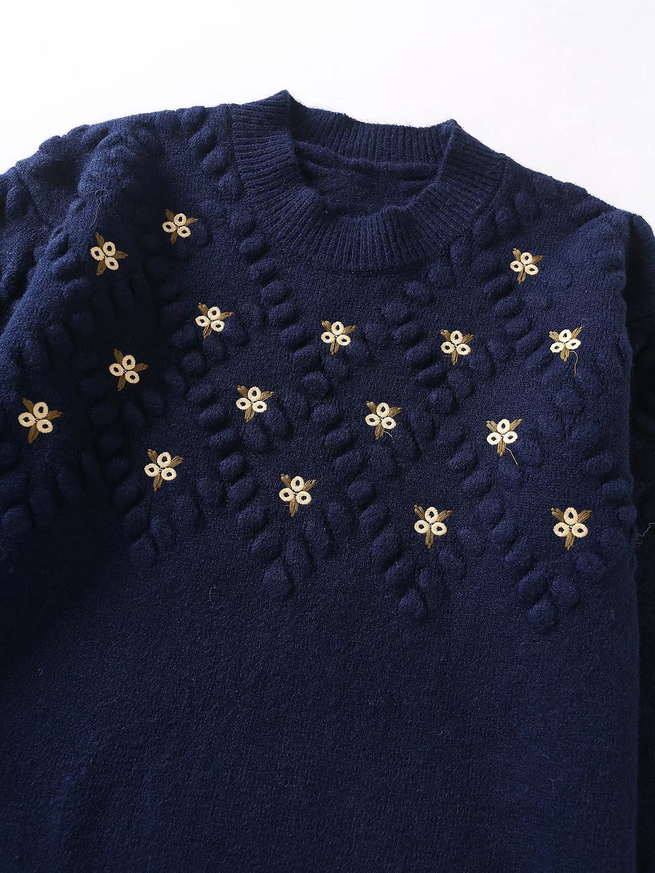 Simple Temperament Embroidered Flower Pullover Sweater NSAM9392