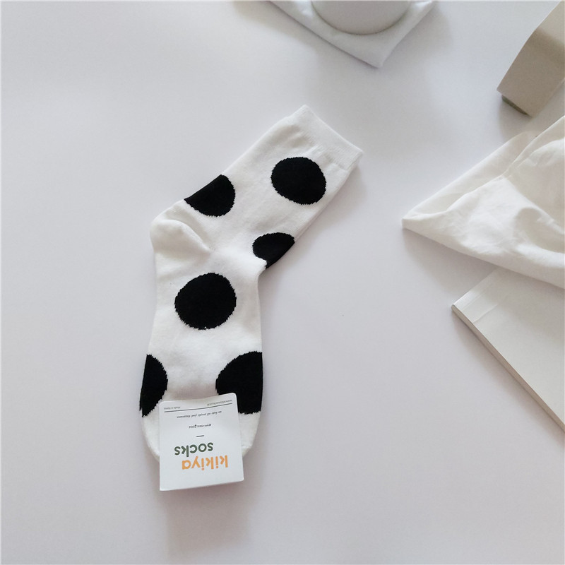 Women's Simple Style Round Dots Cotton Crew Socks A Pair display picture 12