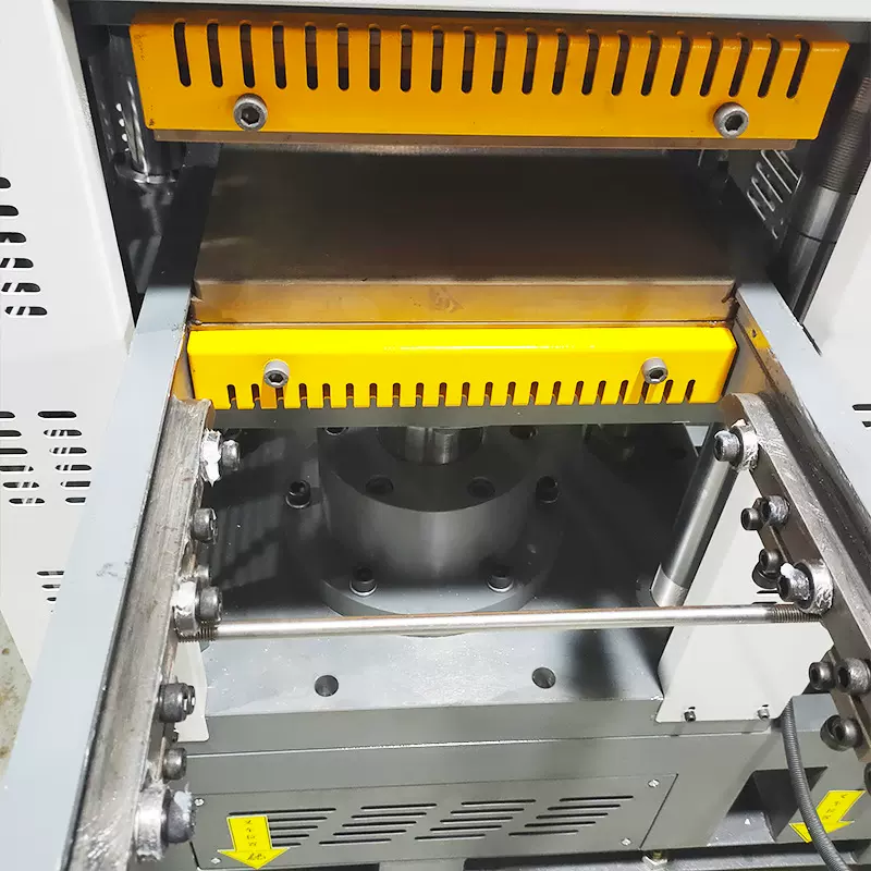 金裕厂家直发四柱立式小型油压机 硅胶硫化机 复合材料成型设备