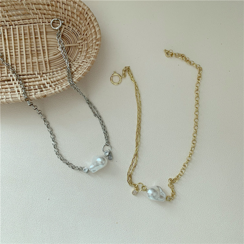 Baroque Shaped Pearl Long Copper Chain Retro Clavicle Chain Simple Palace Style Necklace For Women display picture 4