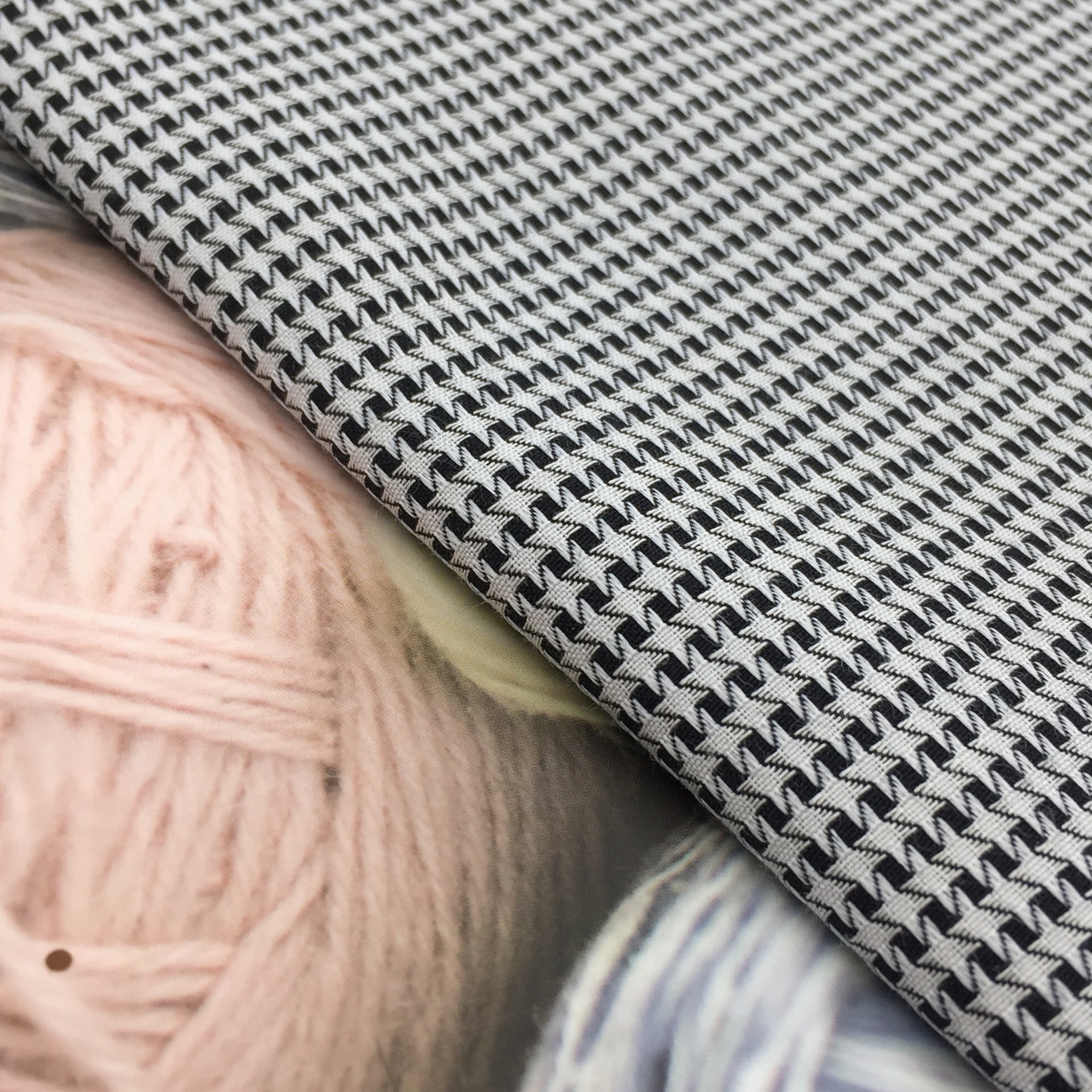 千鸟格新款衬衫面料 制服面料 黑白格职业装工装面料批发