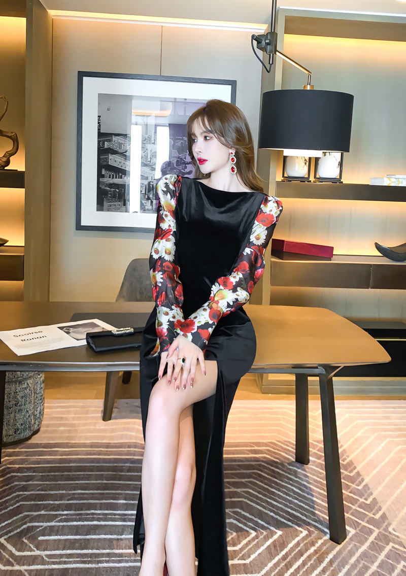 Đầm liền thân nhung đen dài tay in họa tiết retro dáng ôm — Màu đen chi tiết 3