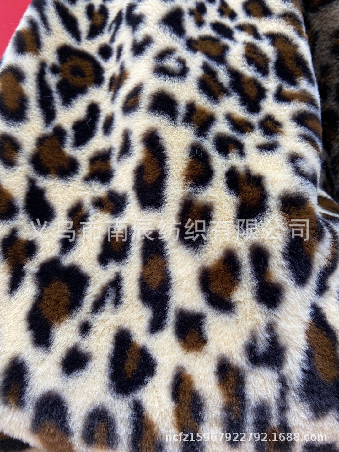 Estampado de leopardo patrón horizontal pequeña piel de conejo impresión Imitación Piel de conejo franela ropa abrigo tela de felpa alfombra de juguete en stock