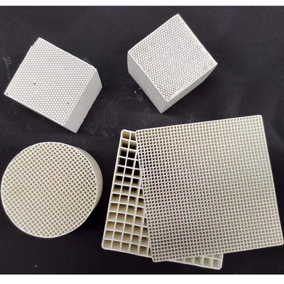 蓄热体制造商批发100-150mm立方体4.6.8毫米六方孔高铝陶瓷蜂窝体
