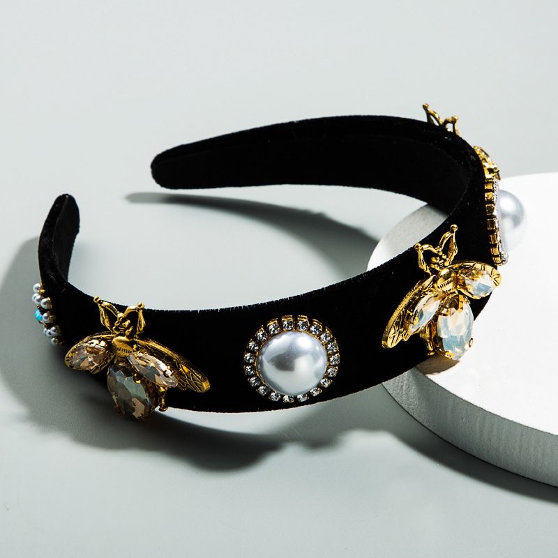 Hot Selling Gold Velvet Bee Flower Pearl Hair Hoop Simple Wild Wide-border Rhinestone Luxury Out Headband Wholesale Nihaojewelry display picture 3