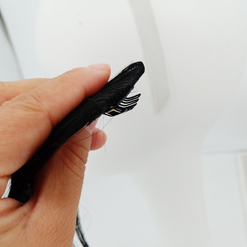 Eight-character bangs, women's natural invisible air flow sea without trace glue, middle part French side wig method